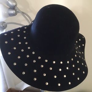 Black Floppy 100% Wool Hat